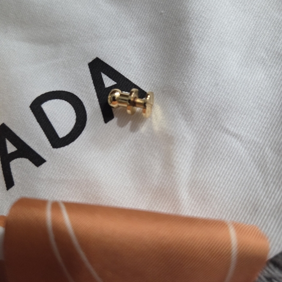 Oleada Elegant Tan Leather Handbag - Picture 7 of 15